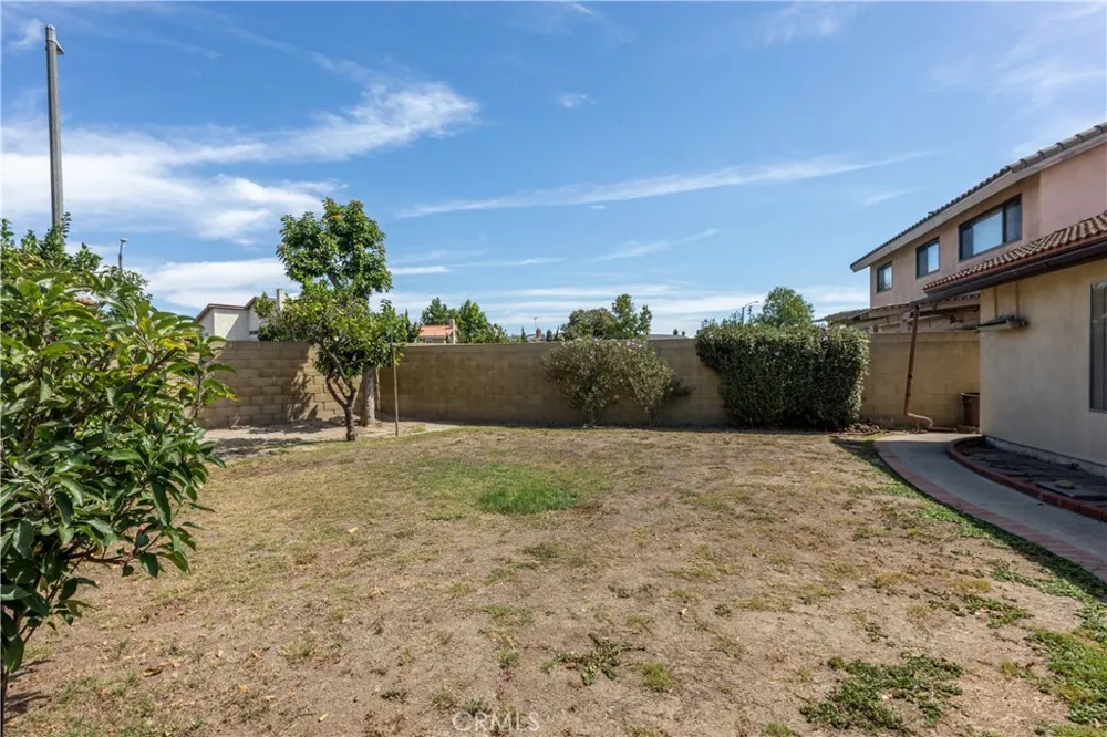 8005 Woodglen La Palma, CA 90623