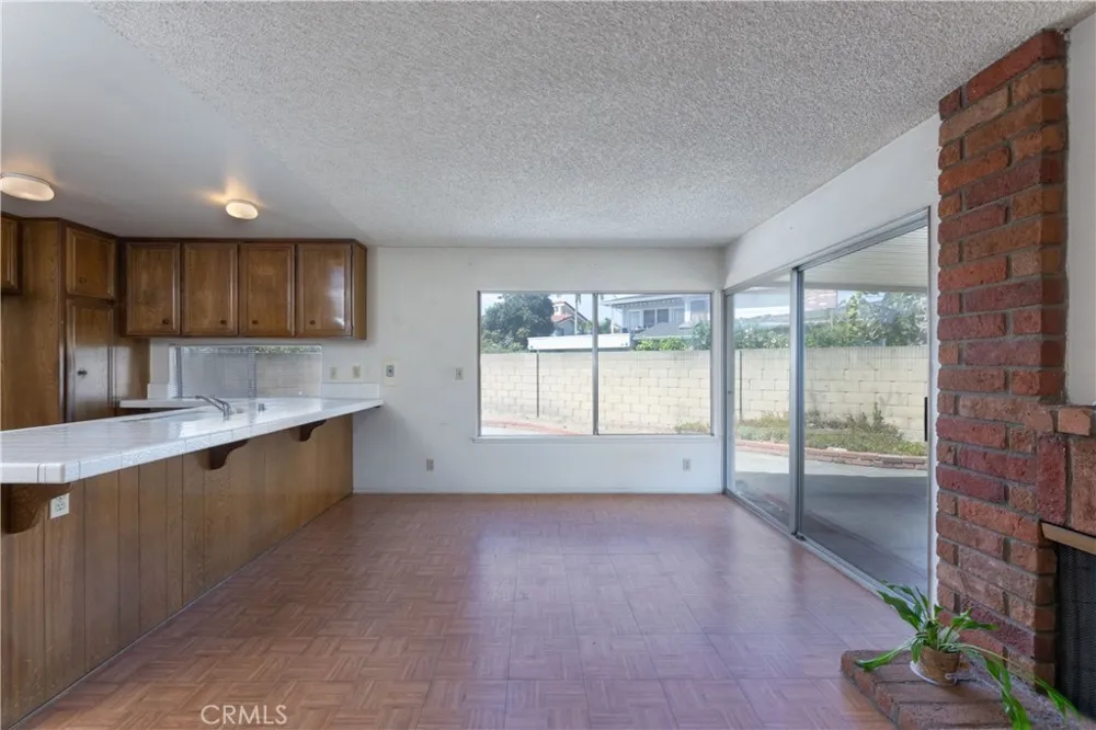8005 Woodglen La Palma, CA 90623