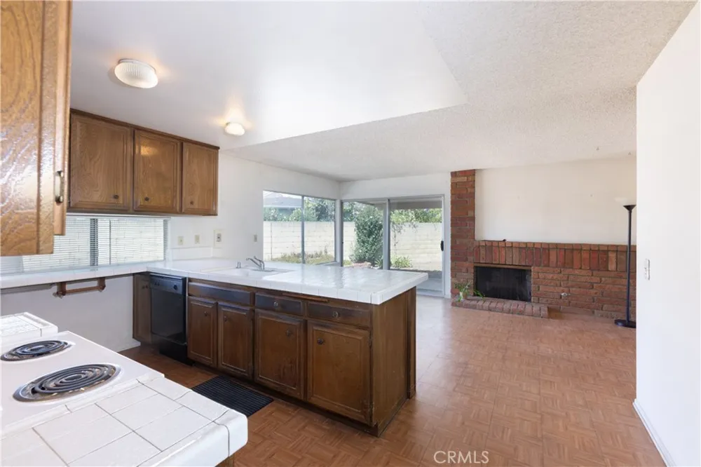 8005 Woodglen La Palma, CA 90623