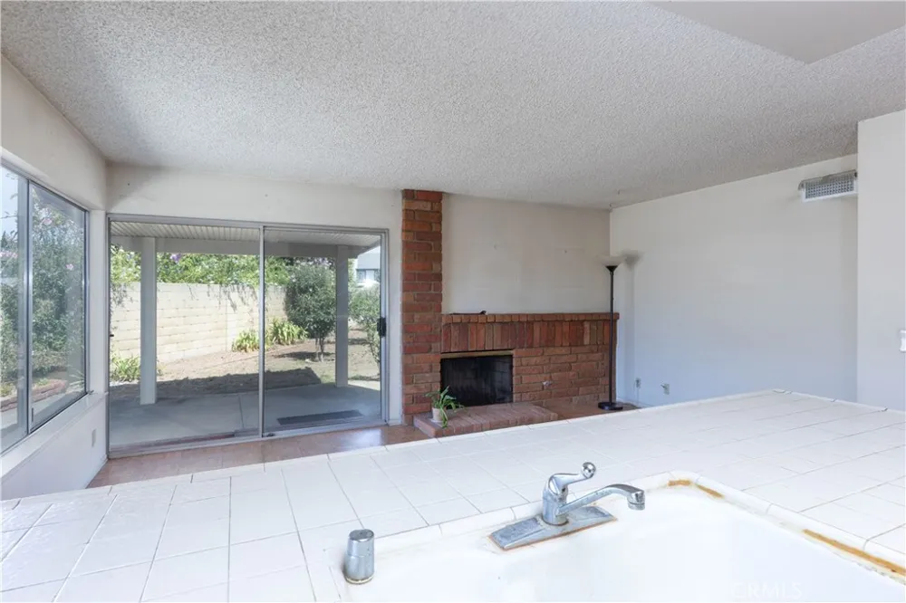 8005 Woodglen La Palma, CA 90623