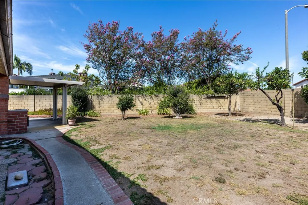 8005 Woodglen La Palma, CA 90623