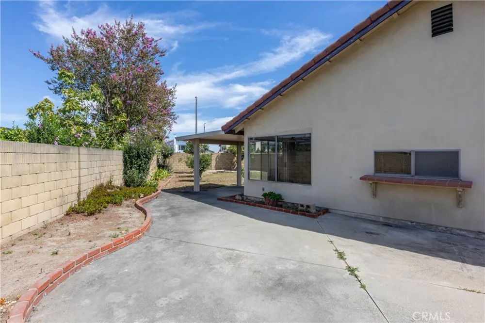 8005 Woodglen La Palma, CA 90623