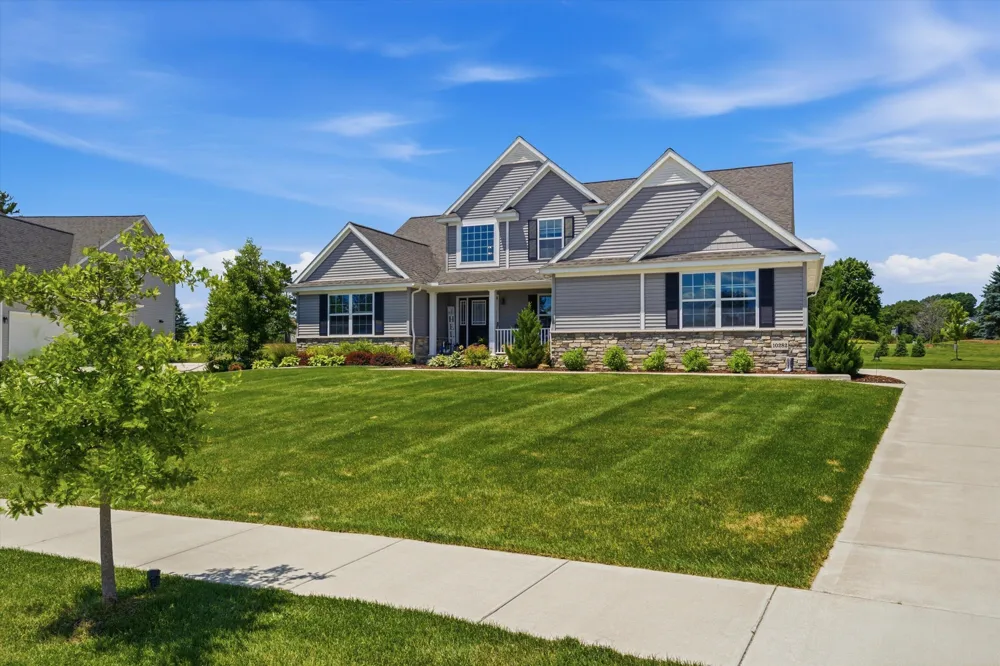 10282 High Meadow Saline, MI 48176