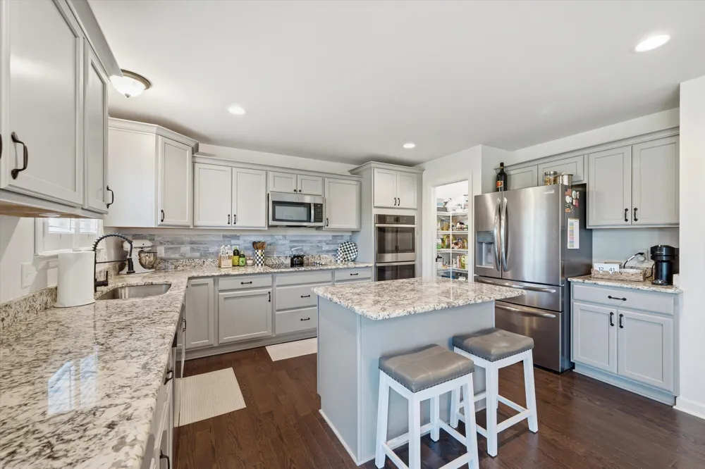 10282 High Meadow Saline, MI 48176