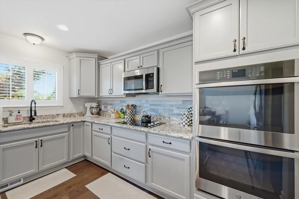 10282 High Meadow Saline, MI 48176