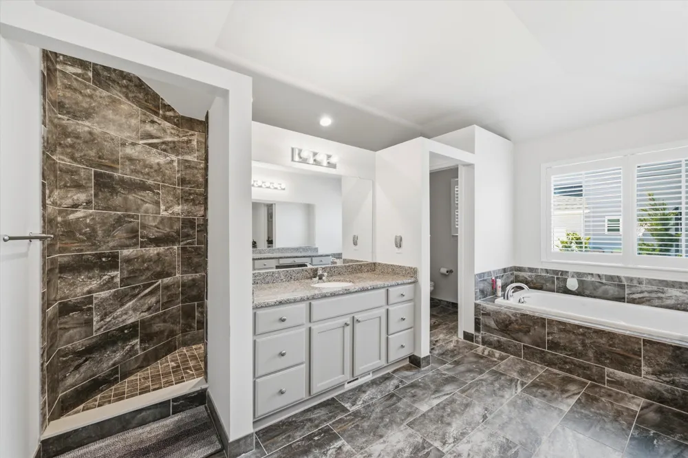 10282 High Meadow Saline, MI 48176