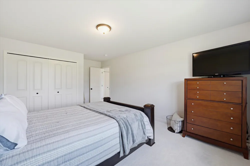 10282 High Meadow Saline, MI 48176