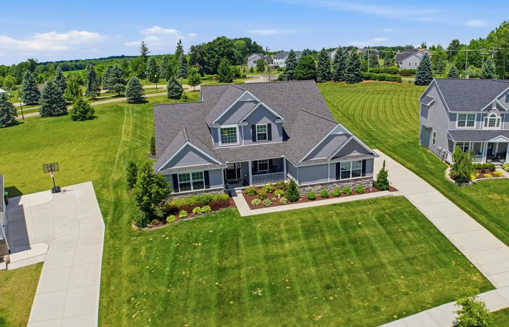 10282 High Meadow Saline, MI 48176