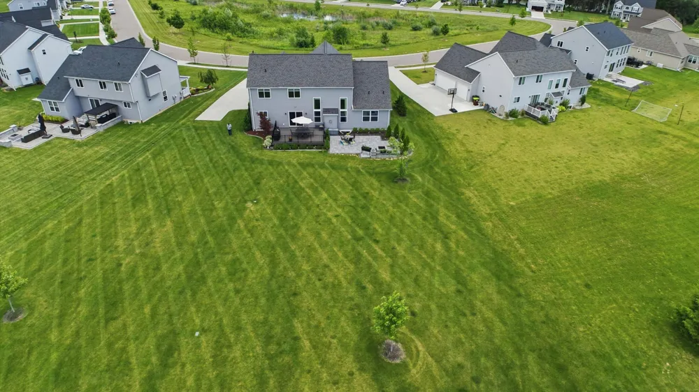 10282 High Meadow Saline, MI 48176