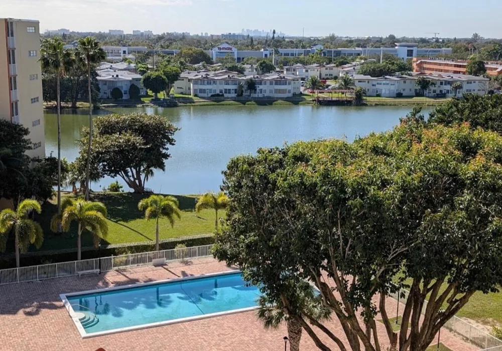 1660 NE 191ST STREET #308-1 Miami, FL 33179