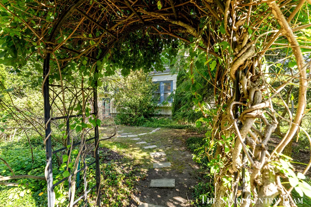 717 E Ludington Avenue Ludington City, MI 49431