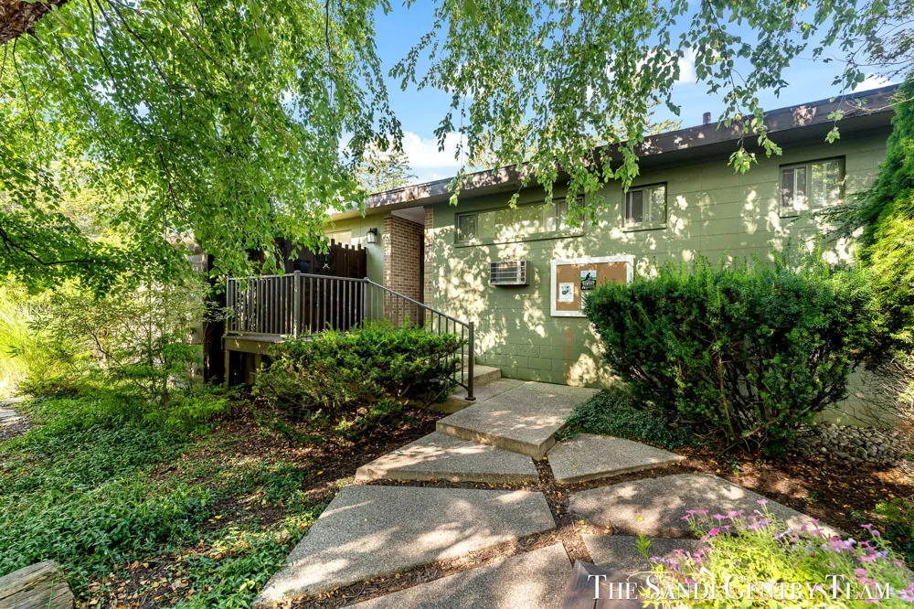 717 E Ludington Avenue Ludington City, MI 49431