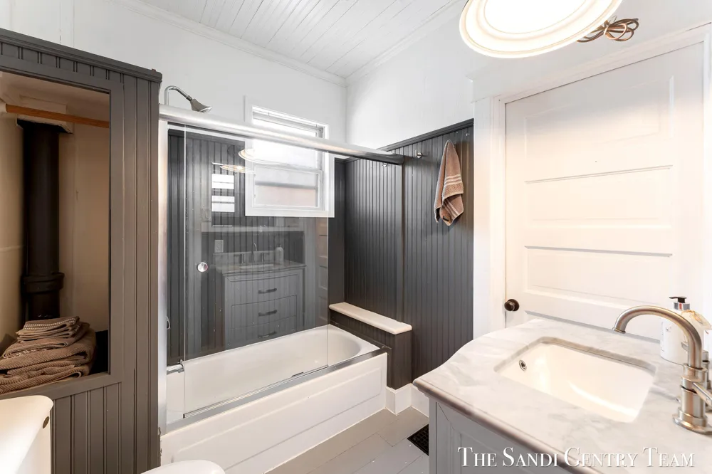 717 E Ludington Avenue Ludington City, MI 49431