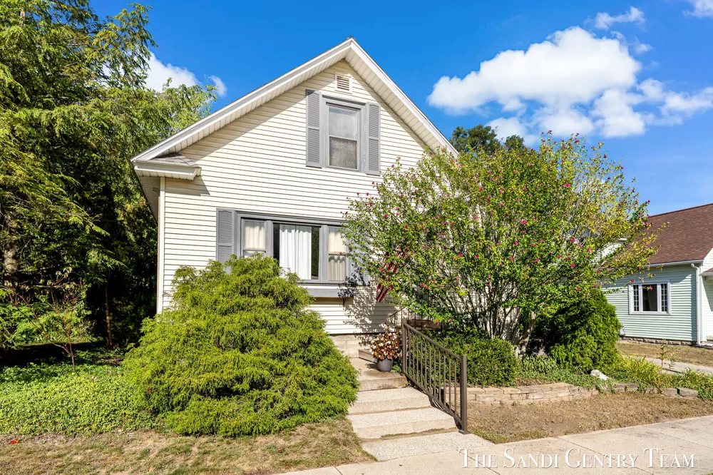 717 E Ludington Avenue Ludington City, MI 49431