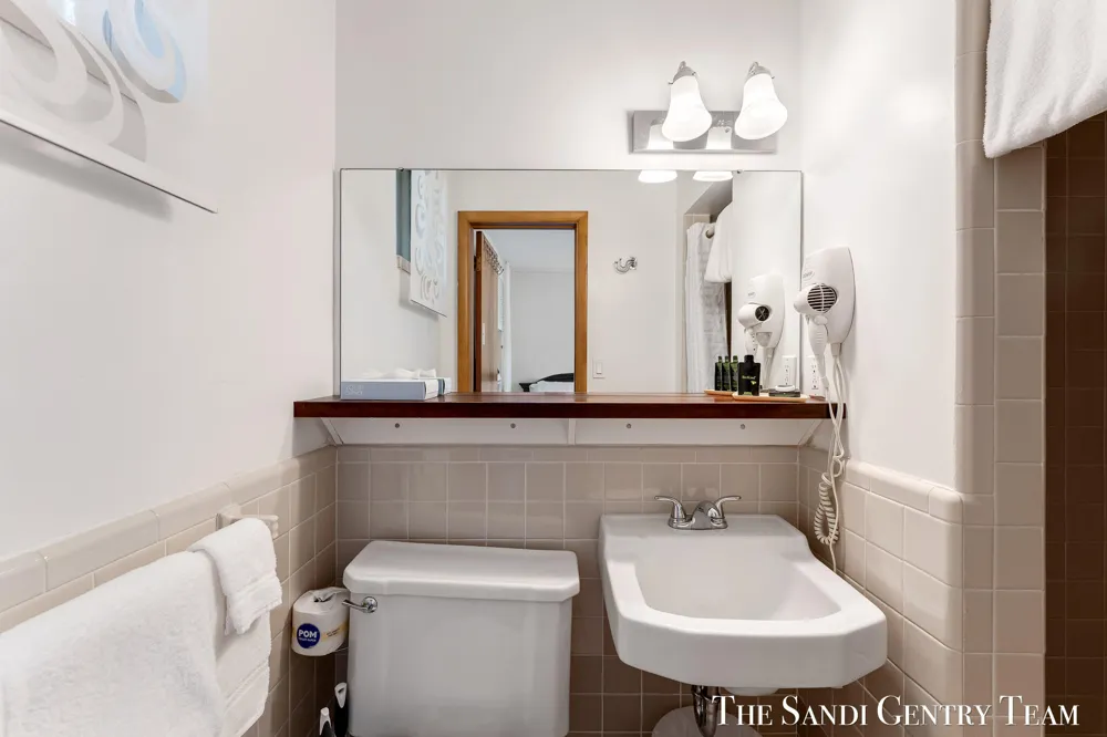 717 E Ludington Avenue Ludington City, MI 49431