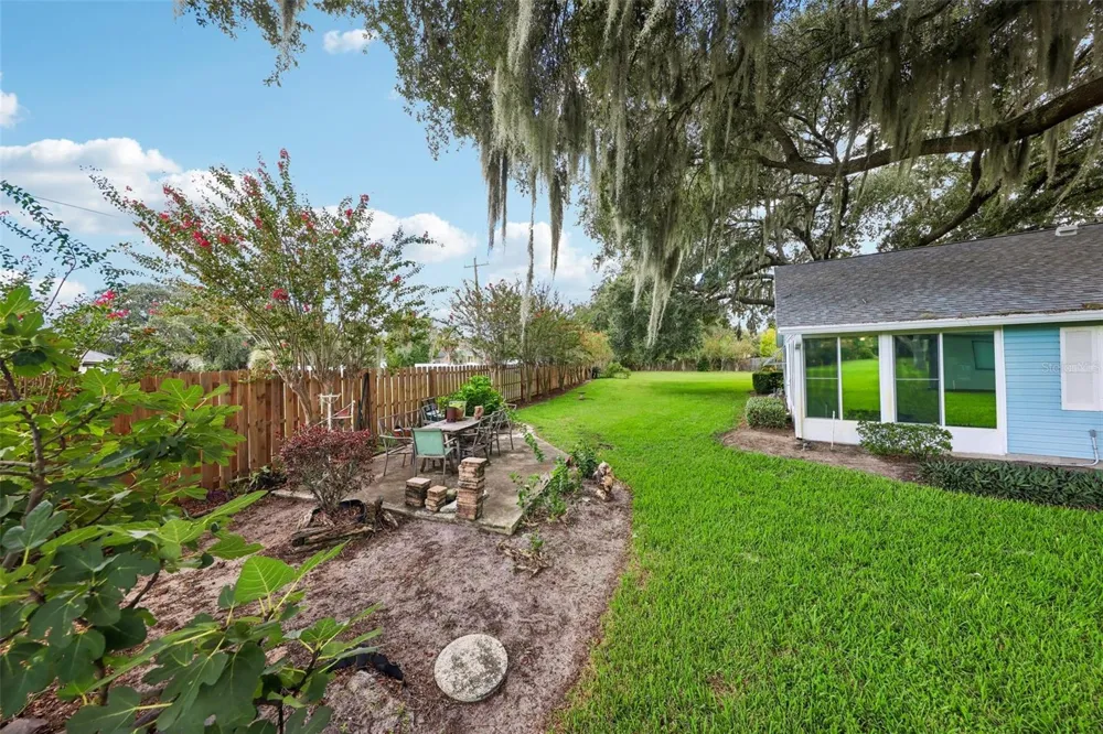 1607 SELKIRK DRIVE Leesburg, FL 34788