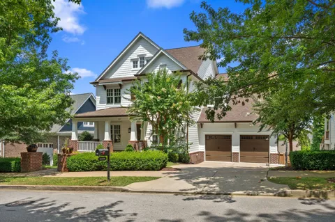 444 Wild Elm St