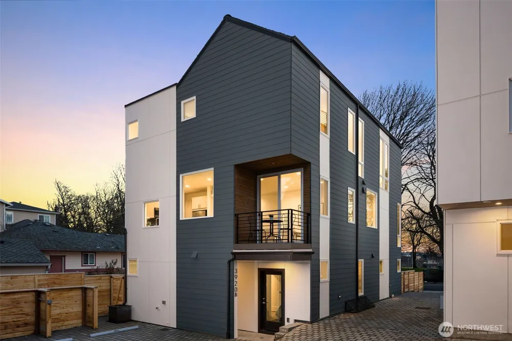 3920 B S Juneau Street Seattle, WA 98118