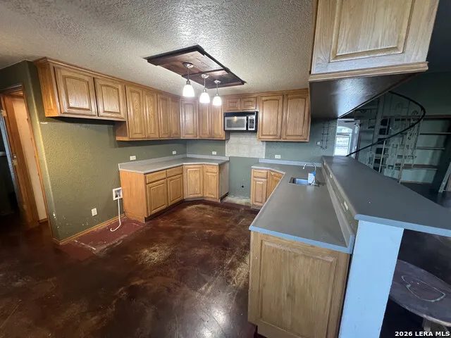 203 WINCHESTER DR Bergheim, TX 78004