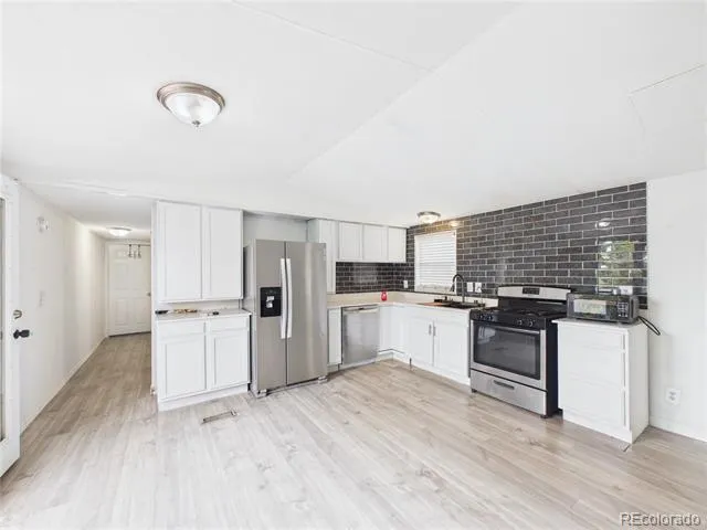 2551 W 92nd Avenue Denver, CO 80260