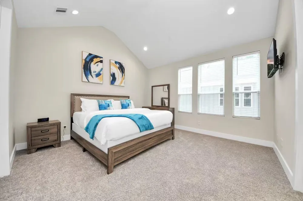 5935 Beall Street #C Houston, TX 77091
