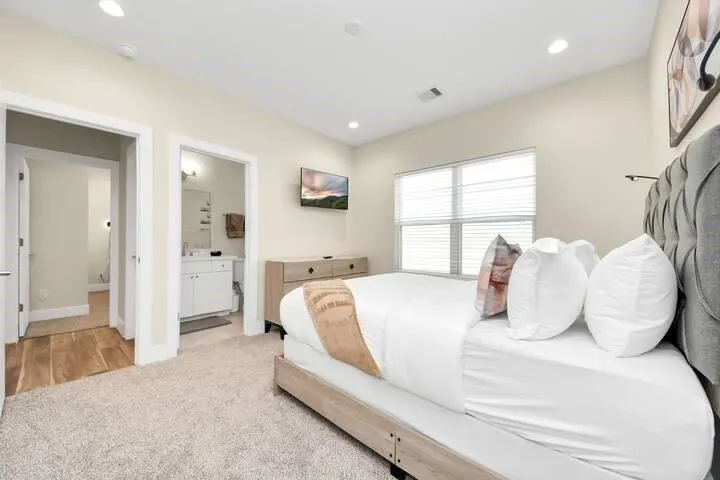 5935 Beall Street #C Houston, TX 77091