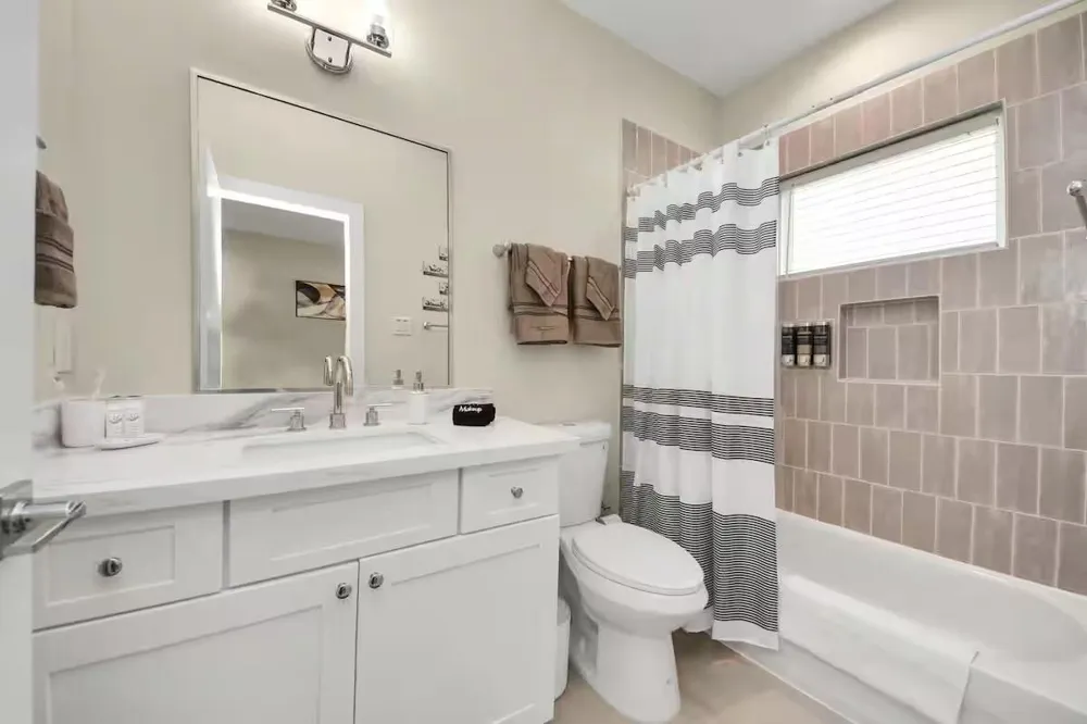 5935 Beall Street #C Houston, TX 77091