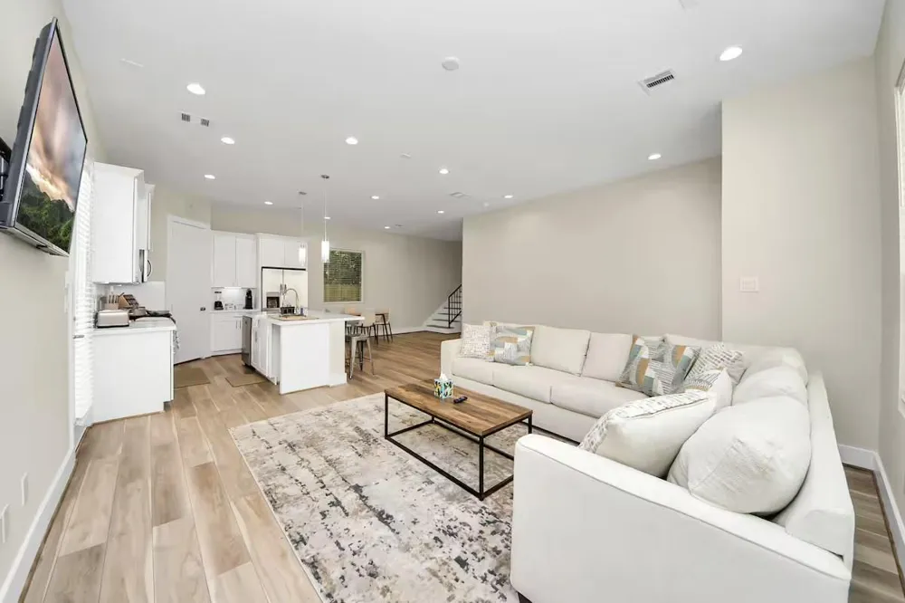 5935 Beall Street #C Houston, TX 77091
