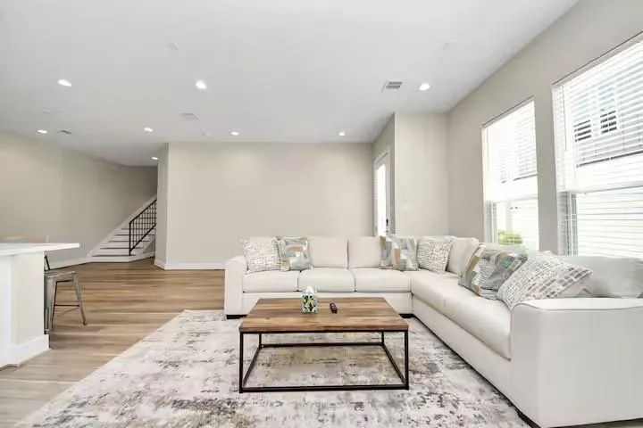 5935 Beall Street #C Houston, TX 77091