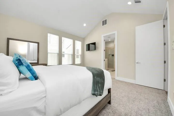 5935 Beall Street #C Houston, TX 77091