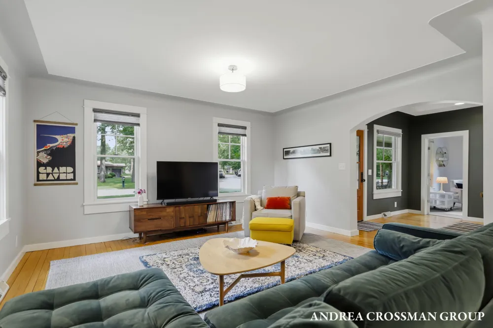 15570 Pruin Street Spring Lake, MI 49456