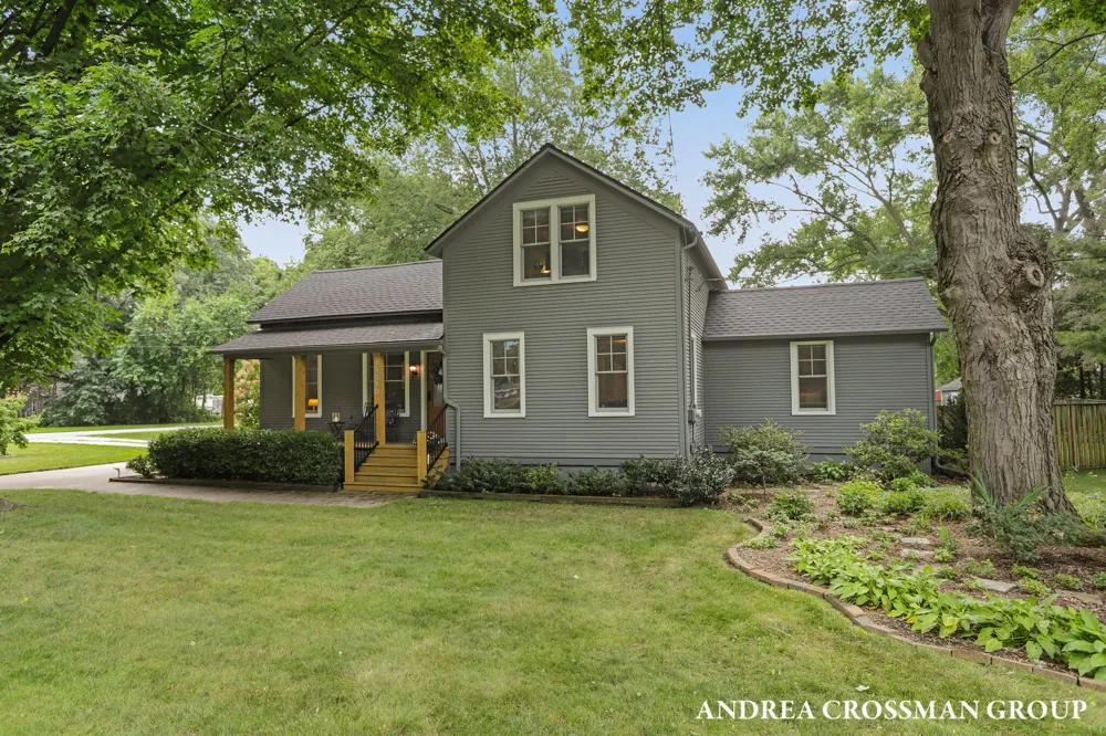 15570 Pruin Street Spring Lake, MI 49456
