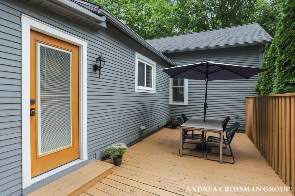15570 Pruin Street Spring Lake, MI 49456