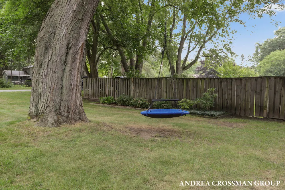 15570 Pruin Street Spring Lake, MI 49456