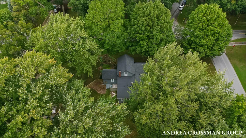 15570 Pruin Street Spring Lake, MI 49456