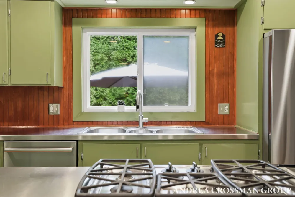 15570 Pruin Street Spring Lake, MI 49456