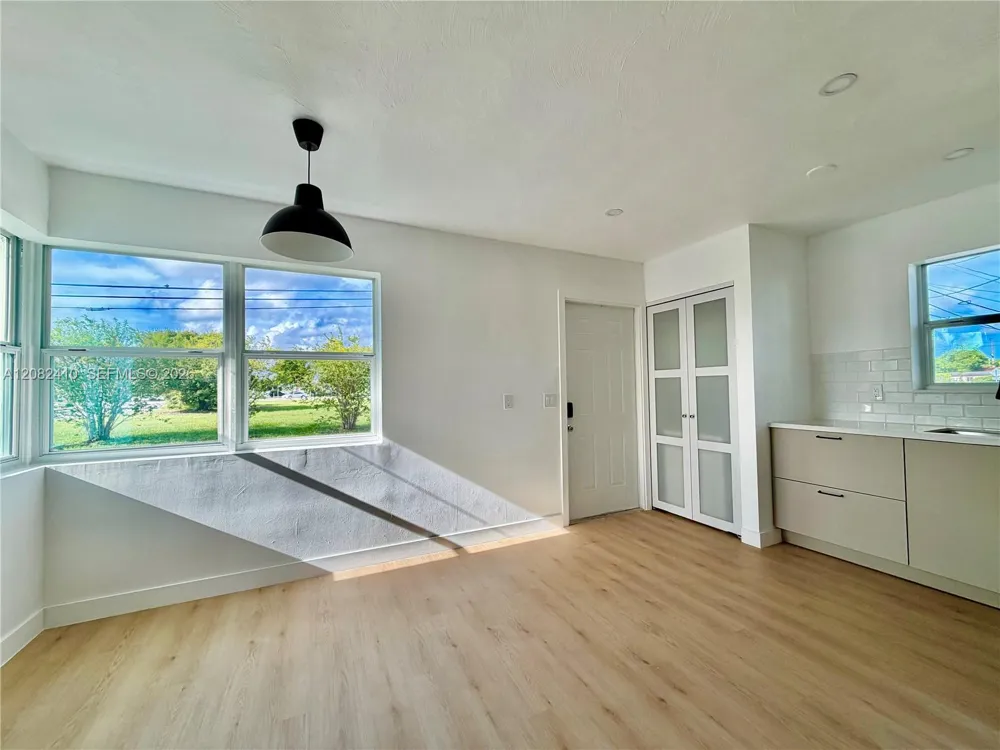 101 SW 4th Ave #0 Hallandale Beach, FL 33009