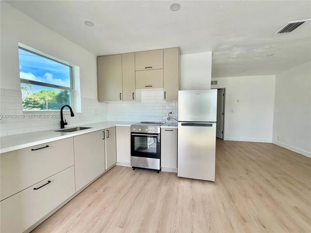 101 SW 4th Ave #0 Hallandale Beach, FL 33009
