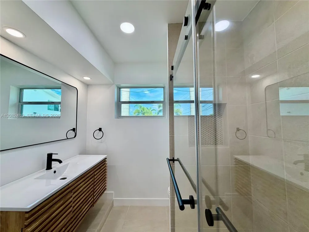 101 SW 4th Ave #0 Hallandale Beach, FL 33009