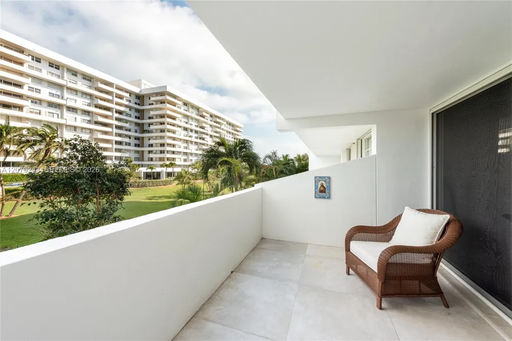 199 Ocean Lane Dr #206 Key Biscayne, FL 33149