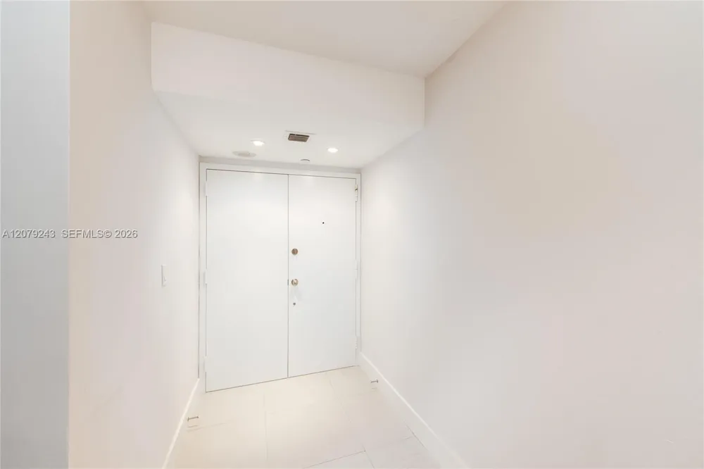 199 Ocean Lane Dr #206 Key Biscayne, FL 33149