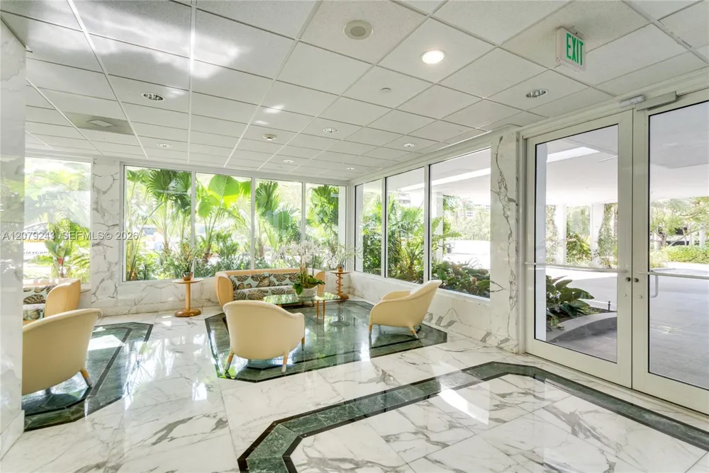 199 Ocean Lane Dr #206 Key Biscayne, FL 33149
