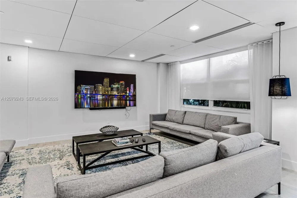 199 Ocean Lane Dr #206 Key Biscayne, FL 33149