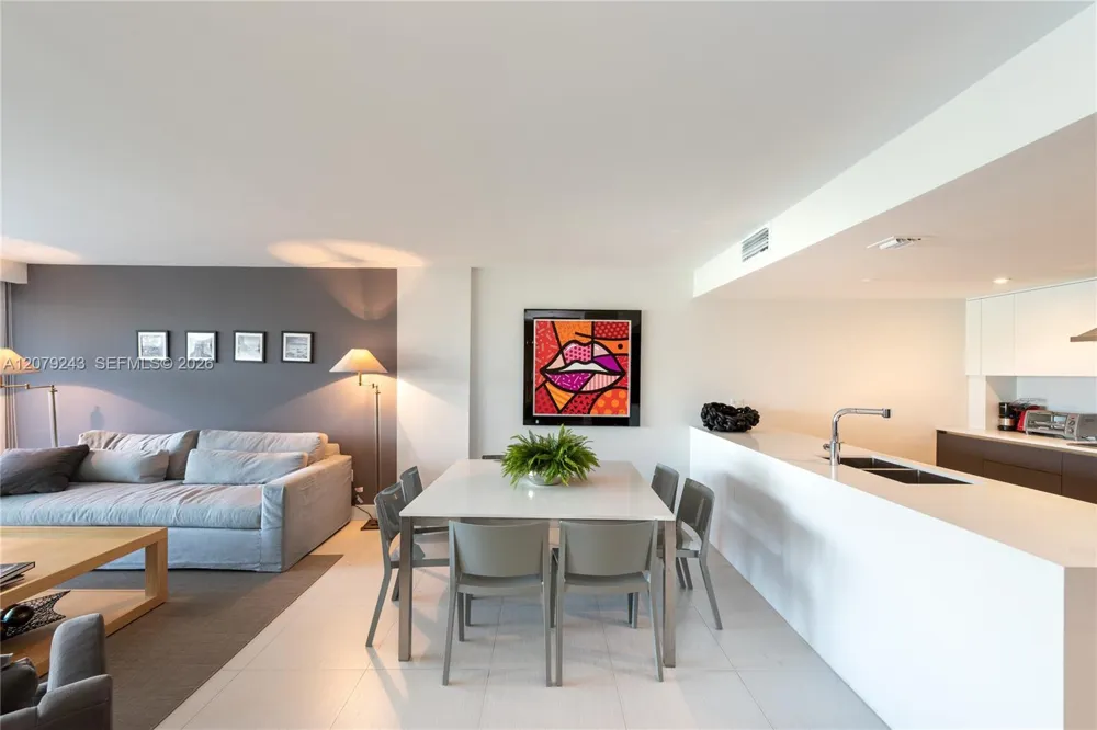 199 Ocean Lane Dr #206 Key Biscayne, FL 33149