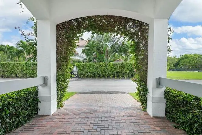 14471 EQUESTRIAN WAY Wellington, FL 33414