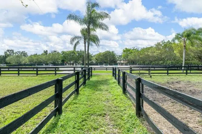 14471 EQUESTRIAN WAY Wellington, FL 33414