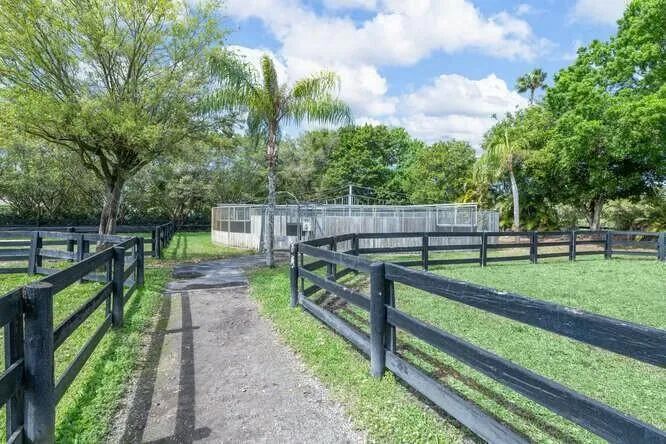 14471 EQUESTRIAN WAY Wellington, FL 33414