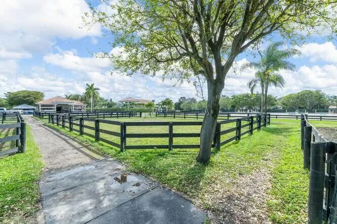 14471 EQUESTRIAN WAY Wellington, FL 33414