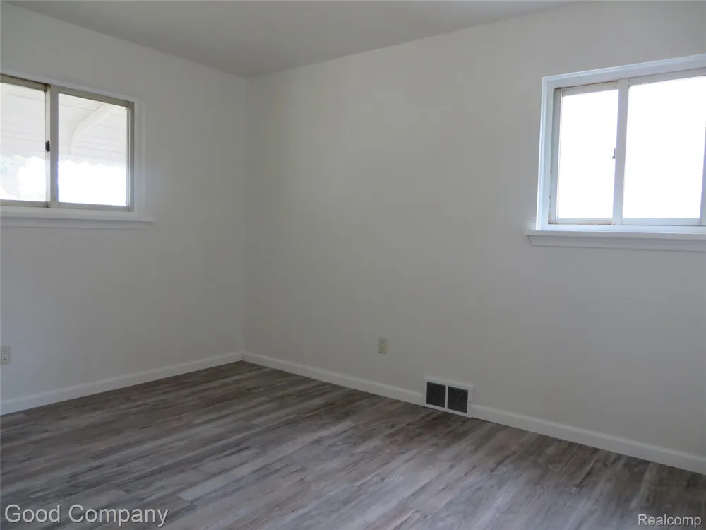 45 W Hudson Avenue Madison Heights City, MI 48071