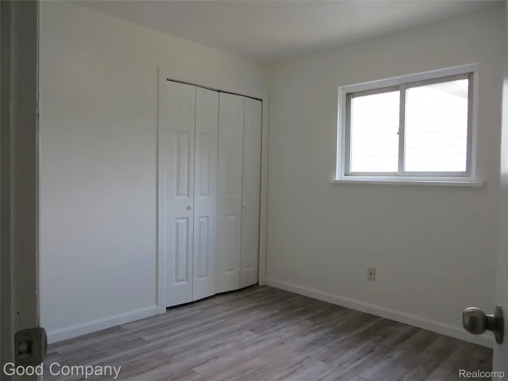 45 W Hudson Avenue Madison Heights City, MI 48071